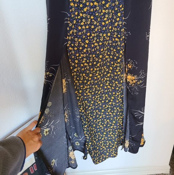 ♡Band Of Gypsies Maxi Dress in Mixed Floral Print♡ - Picture 7 of 14